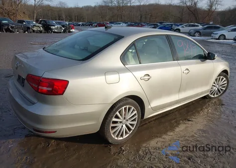 2015 Volkswagen Jetta 1.8T Se from USA, damaged, VIN 3VWD17AJXFM232168